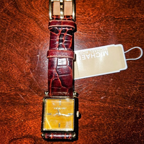 Gold Michael Kors leather watch/ water resistant to 50 meters - Picture 1 of 3